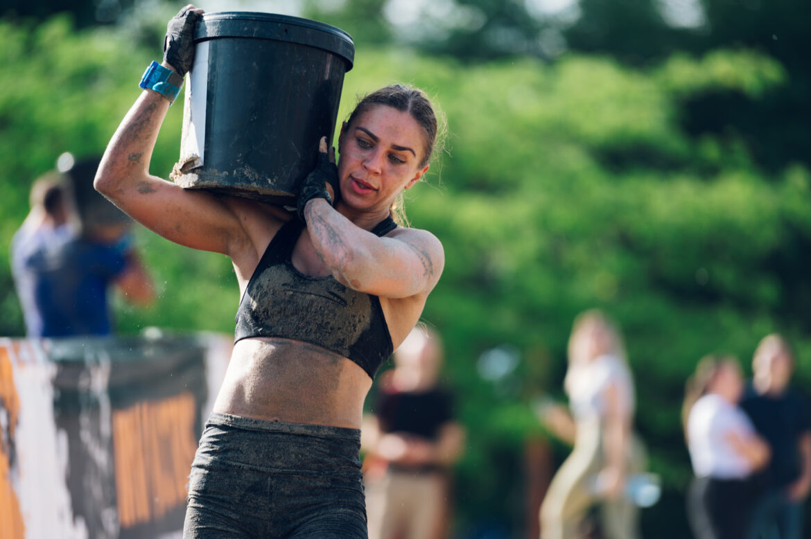 Závody typu Spartan race vyhledává čím dál více lidí. Foto: zamrznutitonovi/iStock