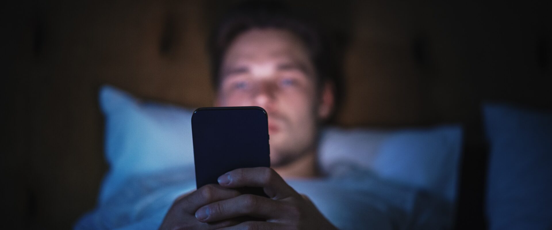 Sociální sítě jsou častým zdrojem instantních odměn. Foto: gorodenkoff/iStock