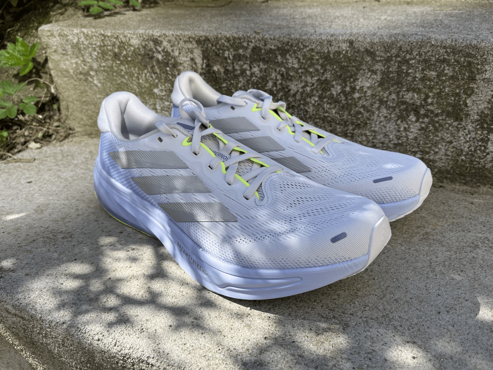 Silniční boty adidas Supernova Rise 2 slibují super pohodlí i při delších výkonech. Foto: Adéla Svobodová/Rungo