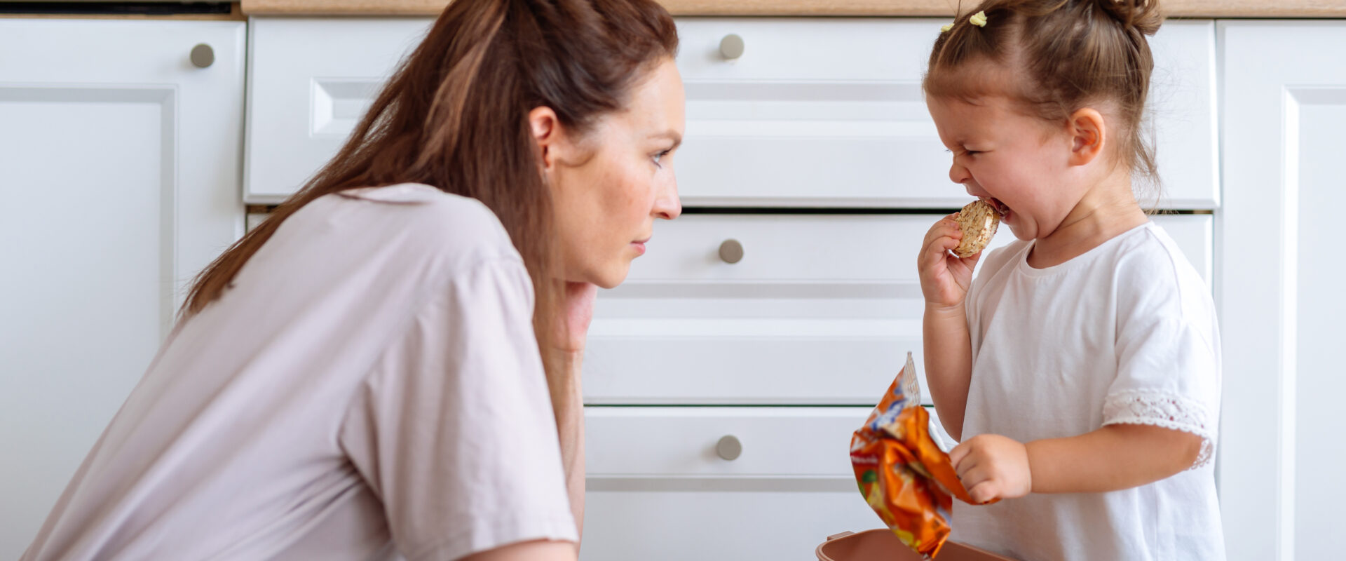 Vztah k jídlu děti přebírají hlavně od rodičů. Foto: undrey/iStock
