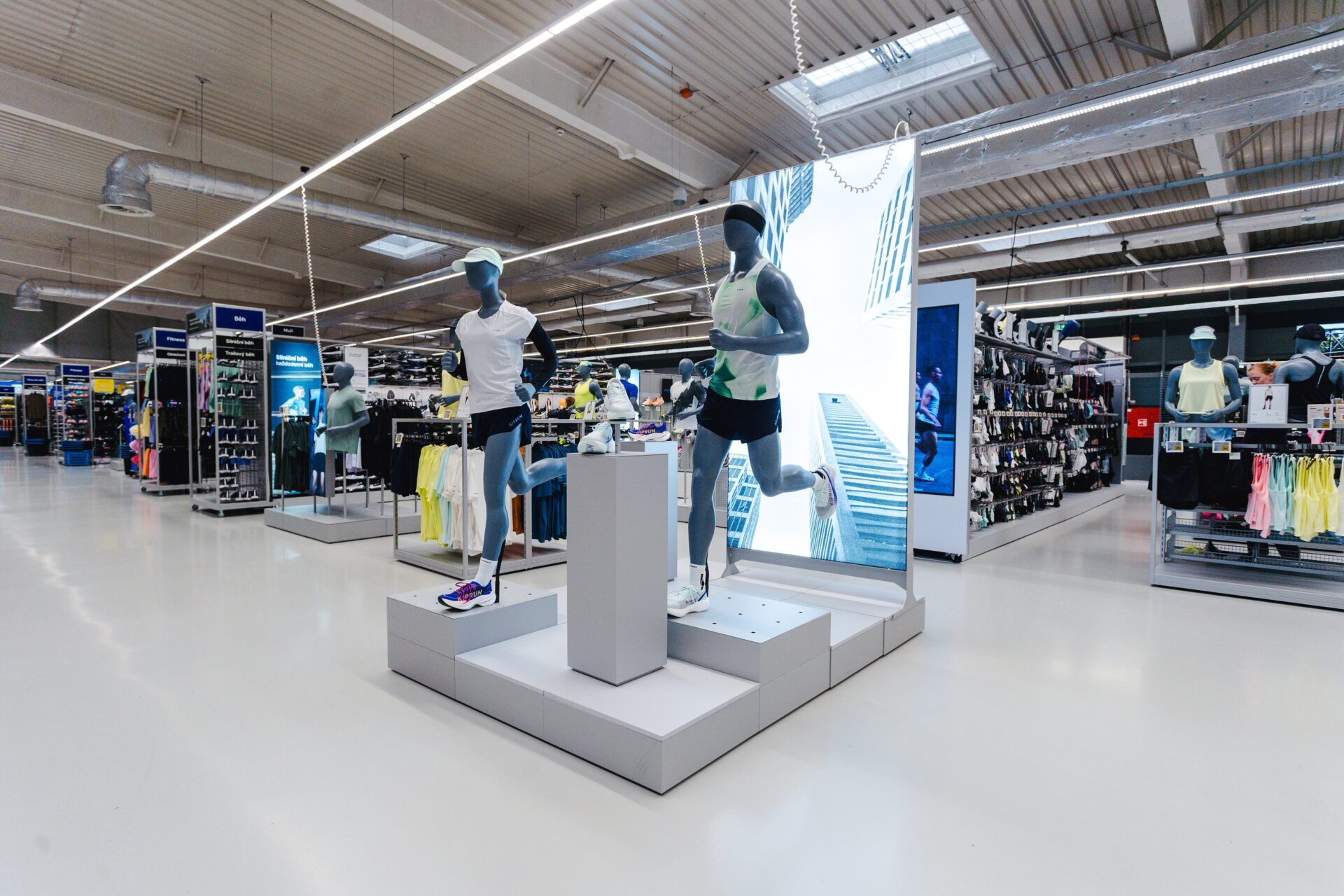 Decathlon slavnostně otevřel nový běžecký Proshop