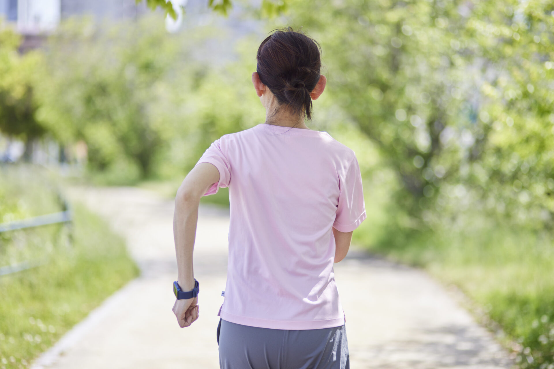 Rekordmanka v běhu dokazuje, že věk je jenom číslo. Foto: west/iStock