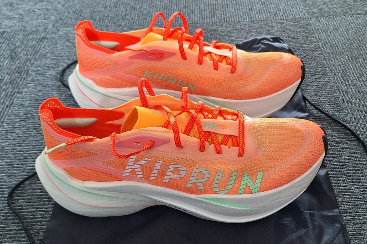 Karbonky Kiprun jsou nejen pohodlné, ale i nepřehlédnutelné. Foto: Dan Orálek/Rungo