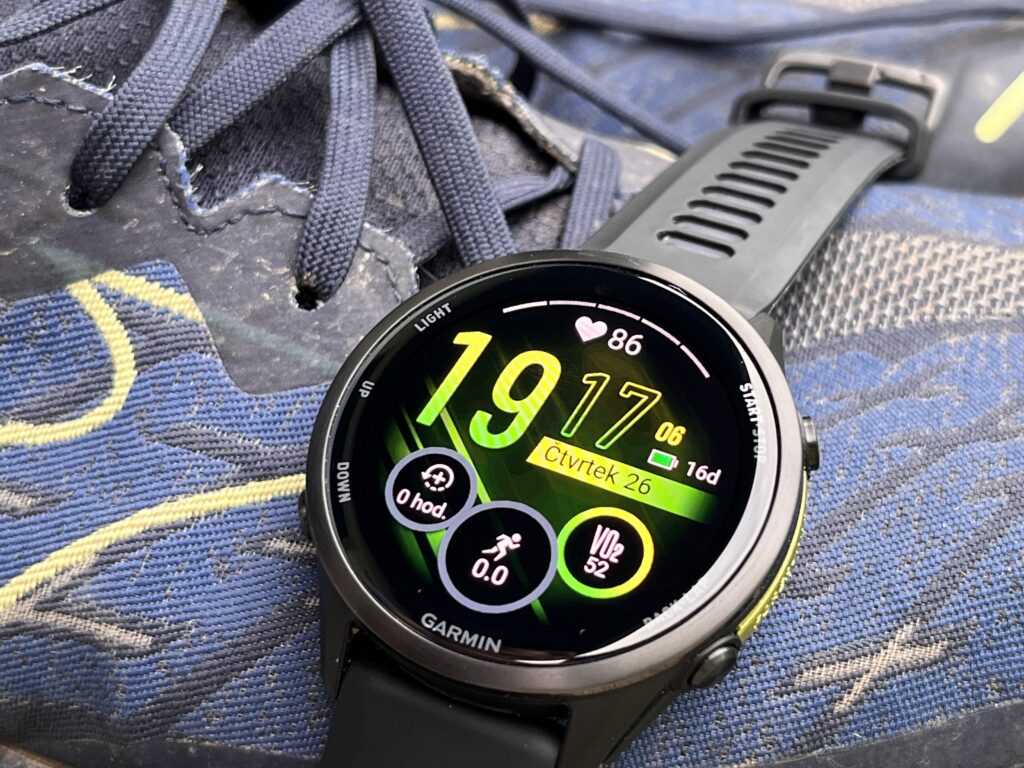 Hodinky Garmin Forerunner 970 nadchne hlavně milovníky detailních dat. Foto: Karel Holub/Rungo