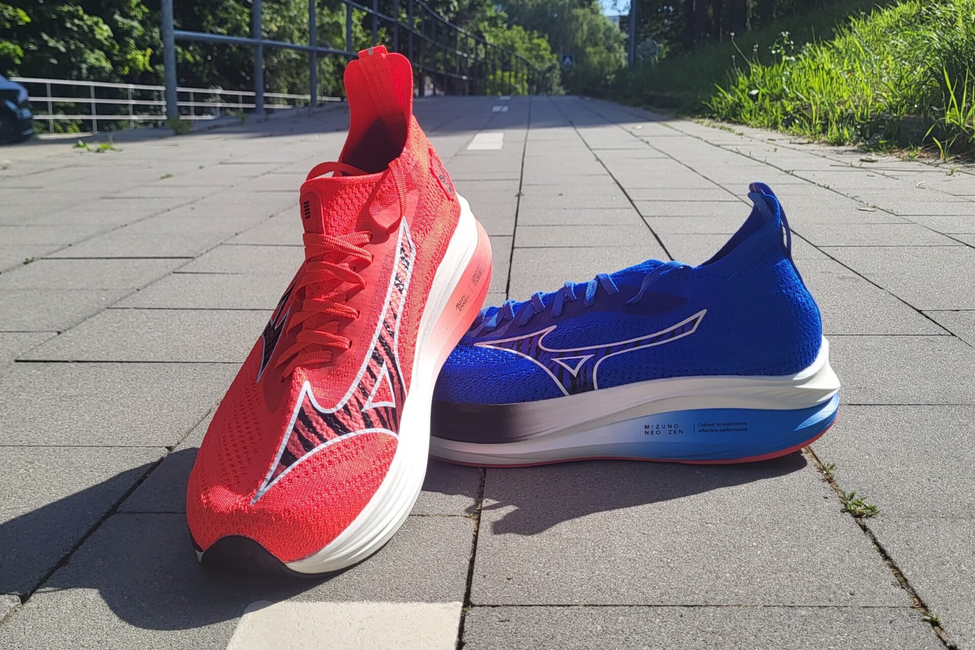 Dvojbarevné provedení Mizuno Neo Zen je pořádná divočina. Foto: Jan Hytych