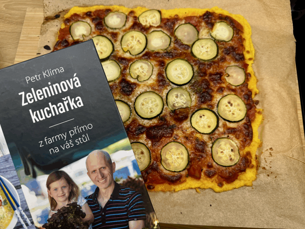 „Nechceš cuketu?“ Je typická letní věta. Zeleninová kuchařka vám poradí, co s ní. Foto: Veronika Dvořáková/Rungo