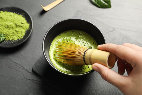 Matcha tea Matcha tea je ověnčený mnohými mýty. Co říká věda? Foto: Liudmila Chernetska/iStock