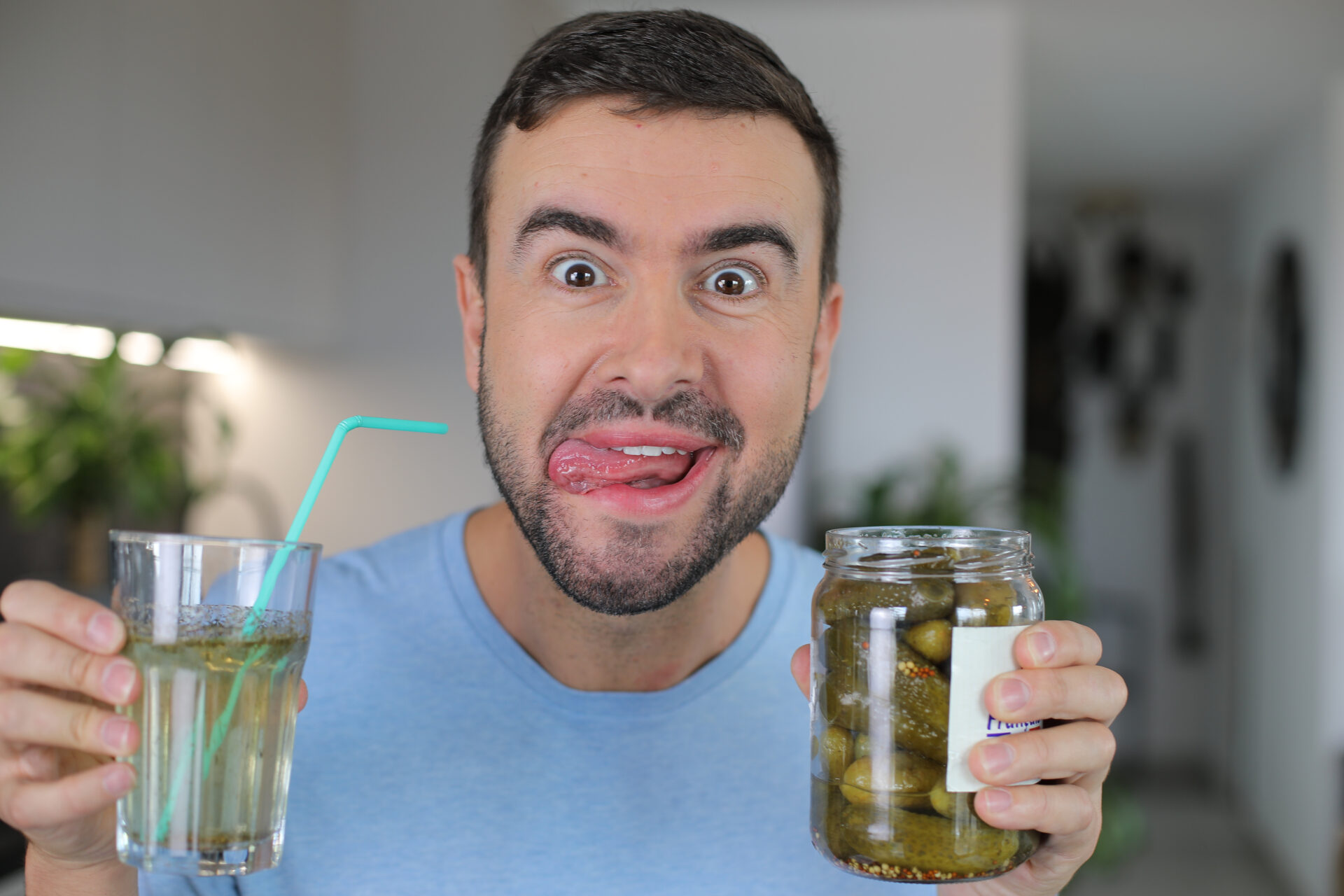 Pomáhá lák z okurek na křeče?