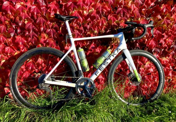 Jestli budu chtít na konci roku mít 56789 km, budu muset zabrat! Foto: Kat Secteur