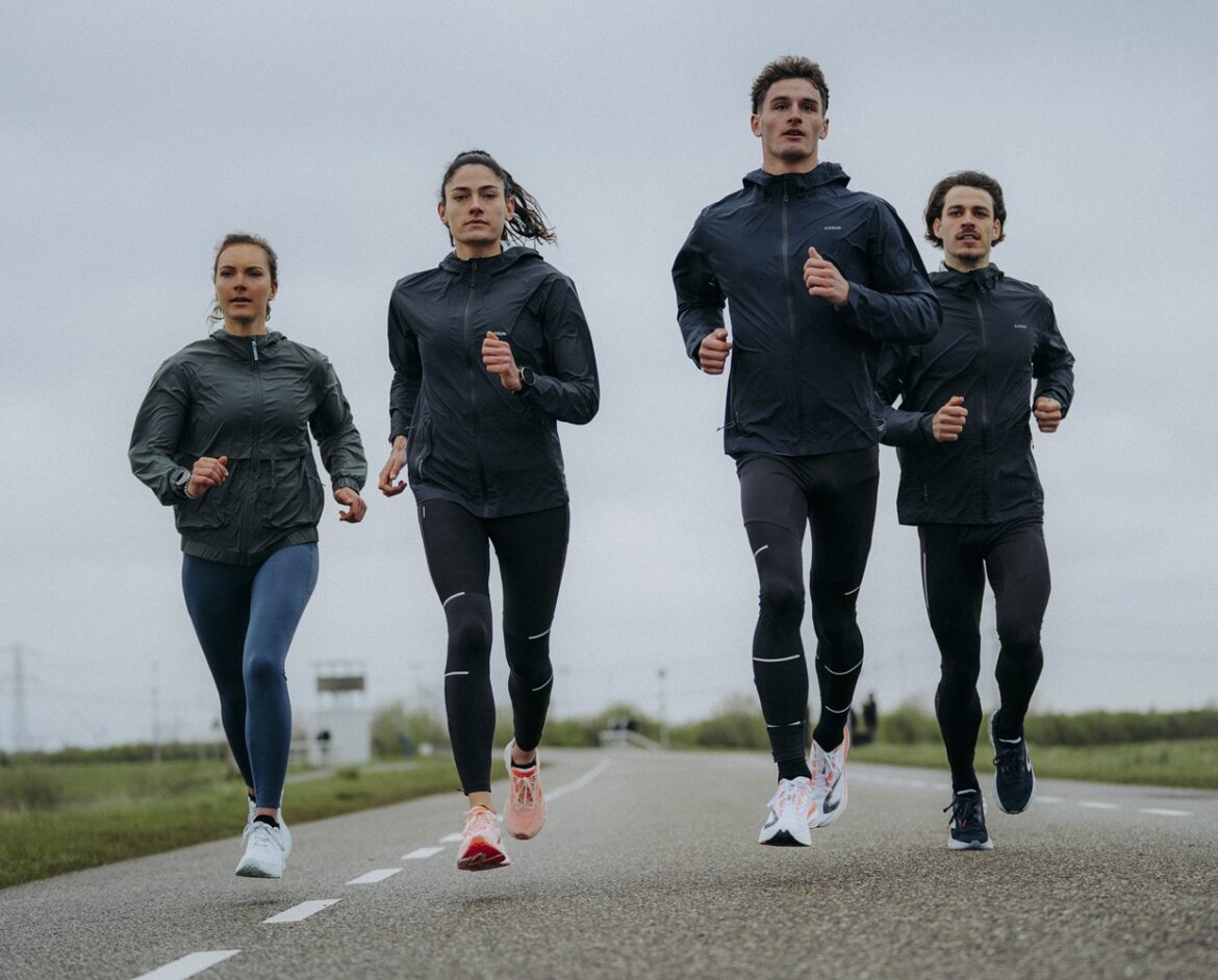 Jak si oblíbit běhání v dešti? Klíčem je správné vybavení a změna úhlu pohledu. Foto: Decathlon