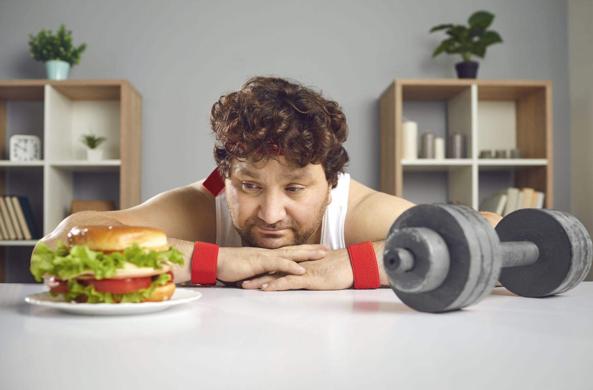 Nejím zdravě, takže se můžu vykašlat i na pohyb. Omyl! Foto: Lacheev/iStock