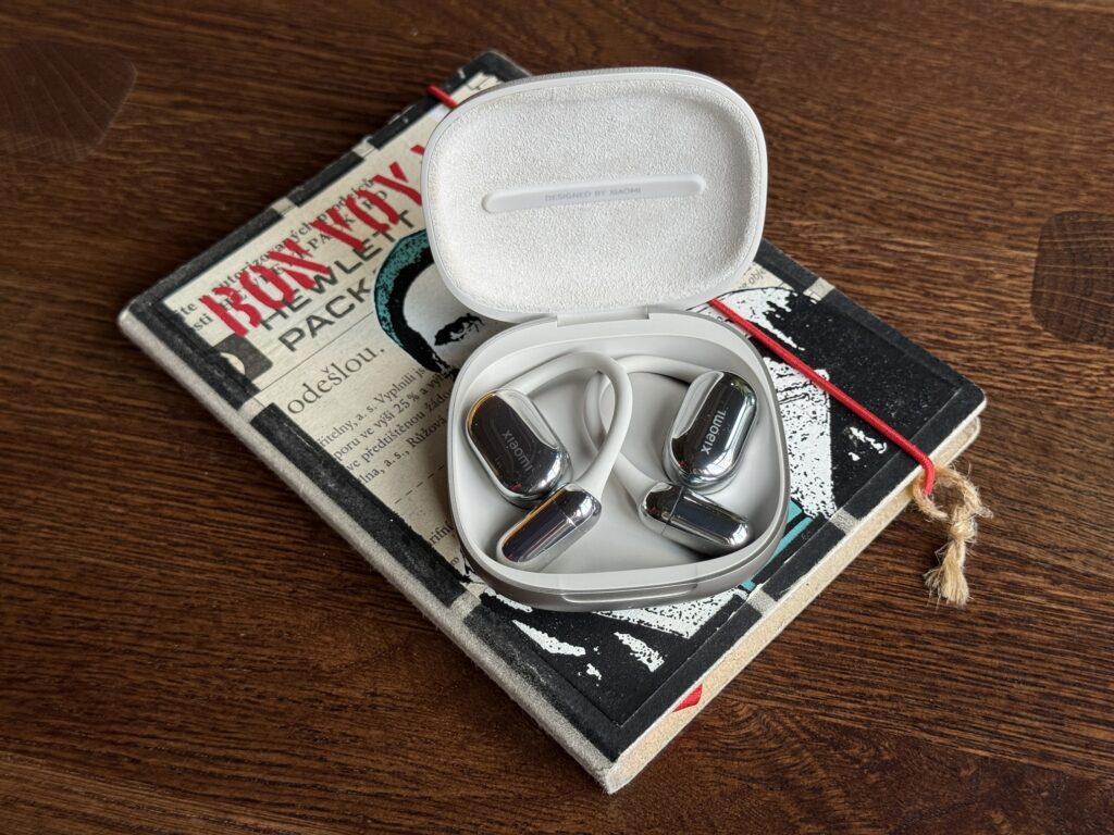 Sluchátka Xiaomi OpenWear Stereo Pro.