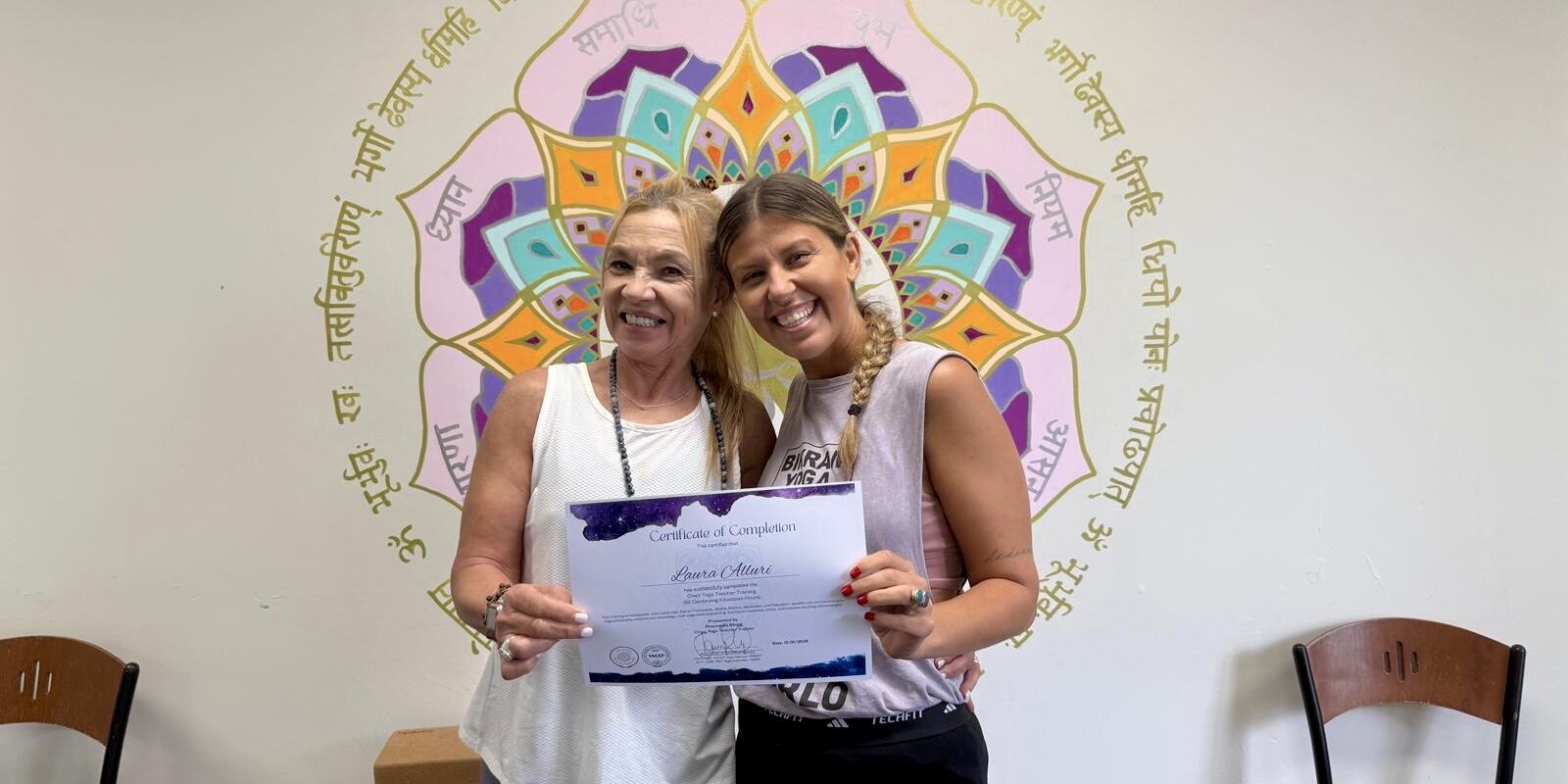 Laura Alluri a její učitelka jógy Rosangela Stagg