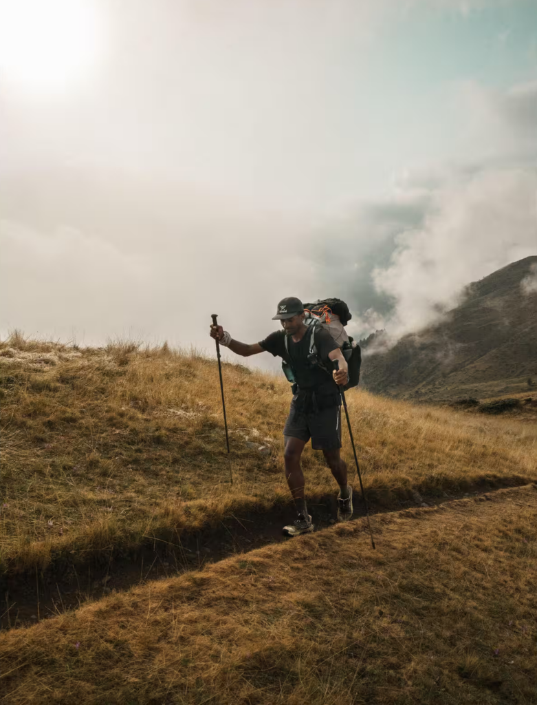 Trekové hole SIMOND Sprint jsou vyrobeny z karbonu a hliníku. Foto: Decathlon